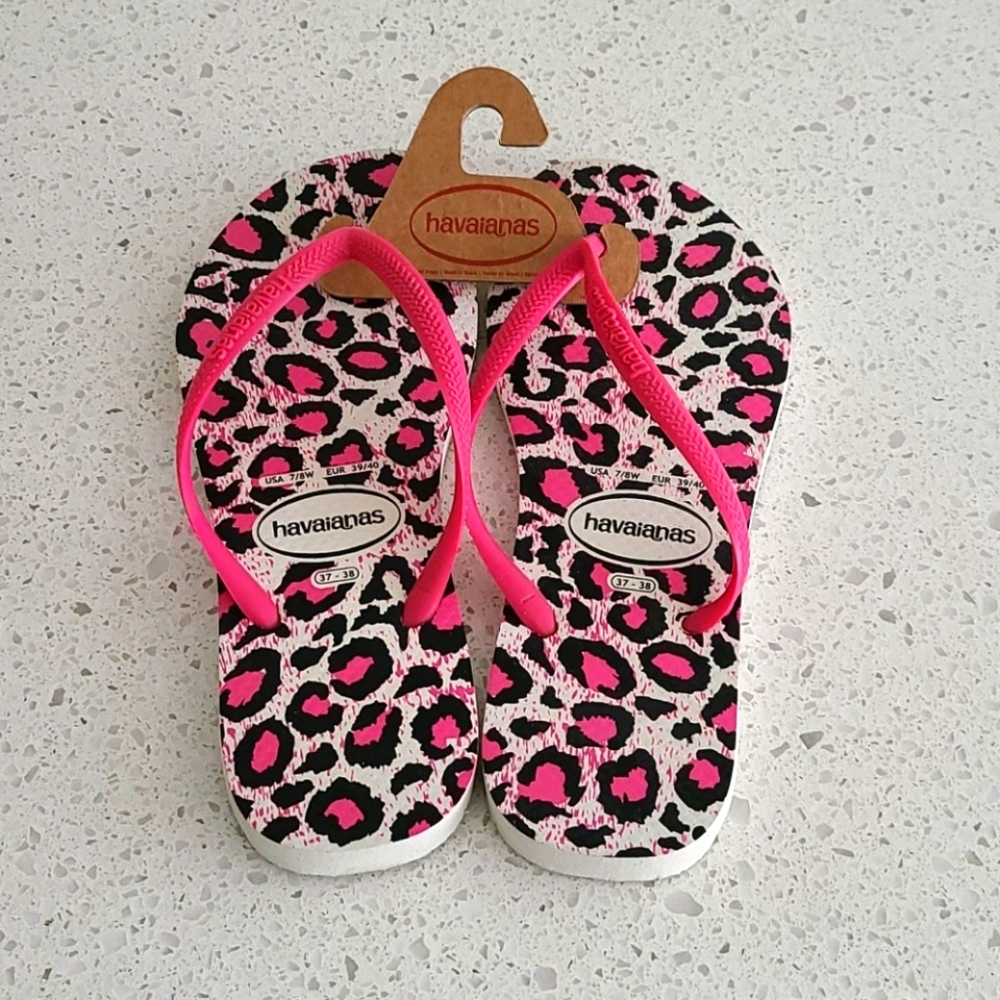 New! Havaianas Pink 🐆 Print Flip Flops. US 7/8